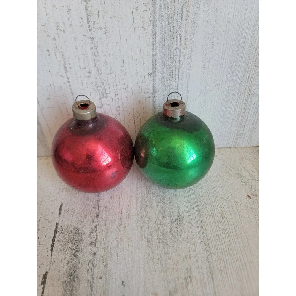 Vintage corning? red green ball glass ornament Xmas unique Victorian home